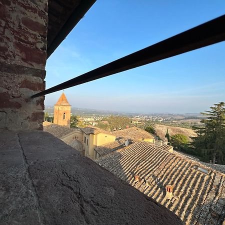 Bed and Breakfast Antica Torre Del Borgo Чертальдо Экстерьер фото