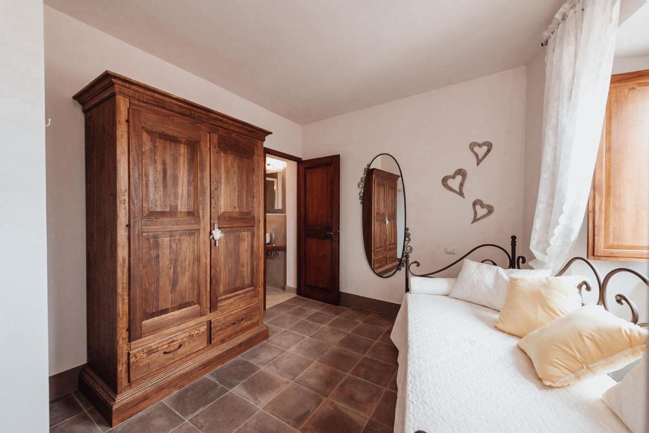 Bed and Breakfast Antica Torre Del Borgo Чертальдо Экстерьер фото