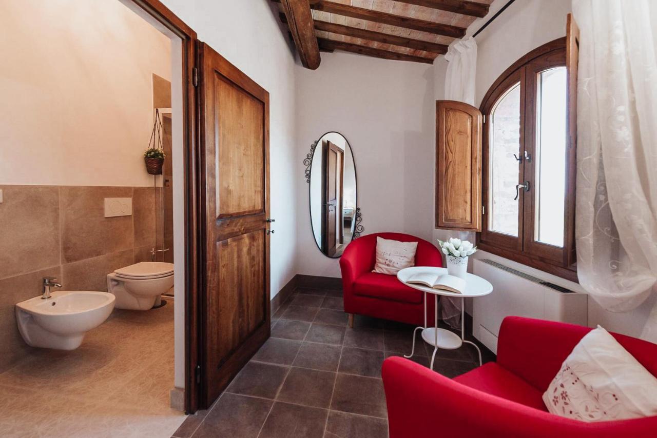 Bed and Breakfast Antica Torre Del Borgo Чертальдо Экстерьер фото