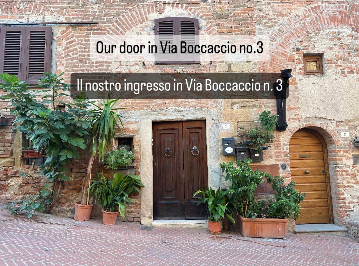 Bed and Breakfast Antica Torre Del Borgo Чертальдо Экстерьер фото